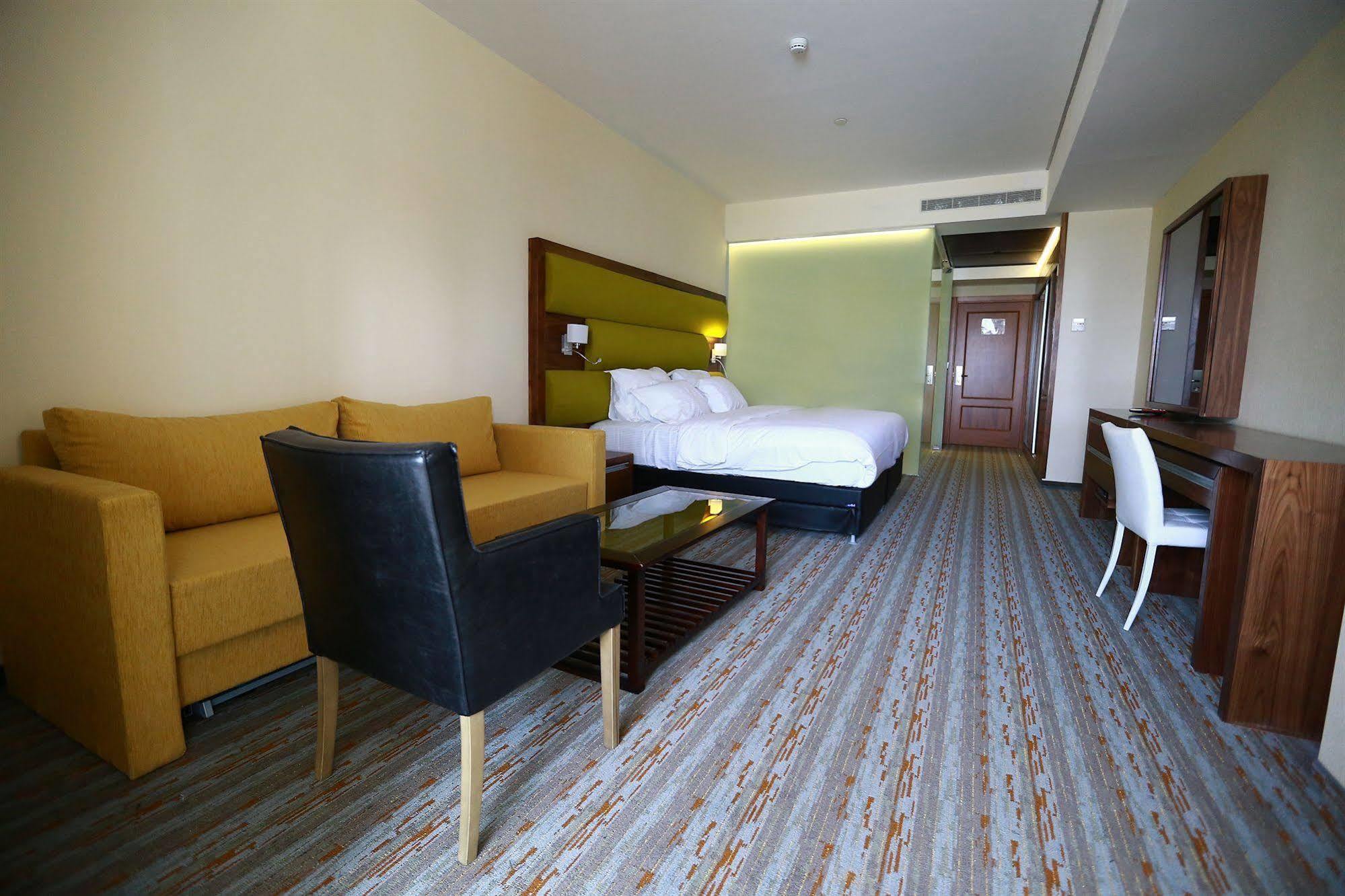 Garden Hotel Boutique & Events 하이파 외부 사진